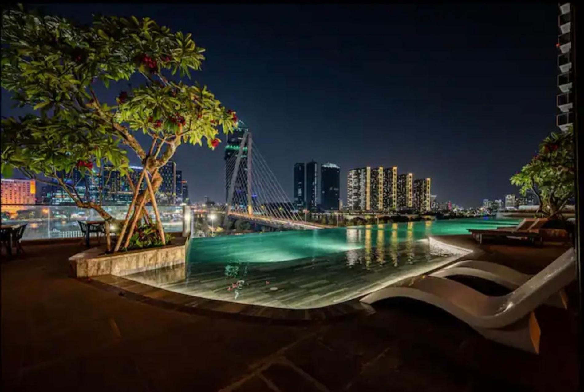 Zo Apartment Opera, Crest, Galleria -Central Saigon -Free Pool-Gym-Sauna Room-Yoga Room Ho Chi Minh City Exterior photo